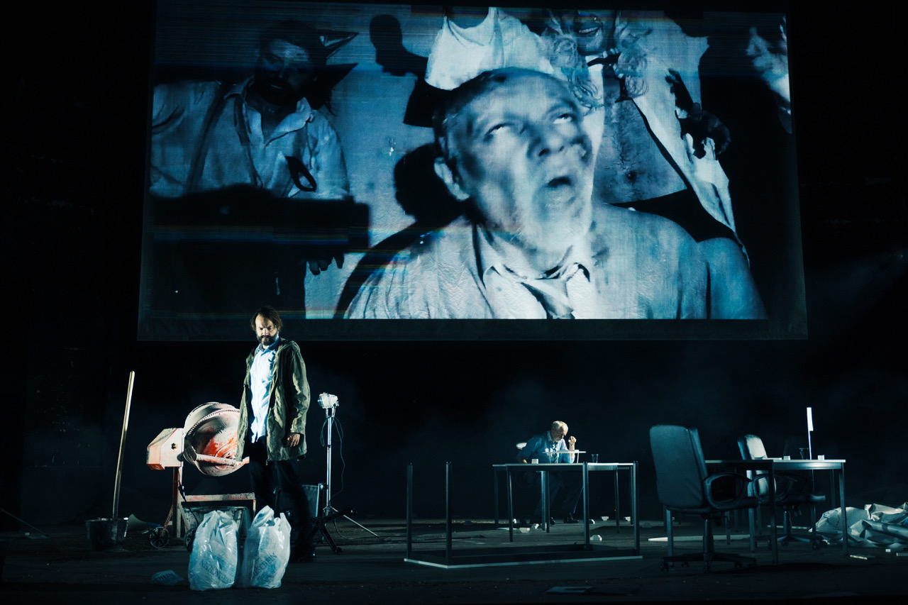 Schon 140 Jahre hat Henrik Ibsens Paradestück über die Mechanismen politischer Entscheidungsfindung „Ein Volksfeind“ auf dem Buckel.