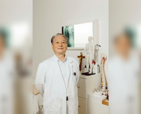 Univ.-Prof. DDDr. U-Hyun Park vereint Schulmedizin und Jahrtausende altes TCM-Wissen, um Energieflüsse im Körper zu balancieren: „Nicht die Symptome werden behandelt, sondern die Ursachen.“