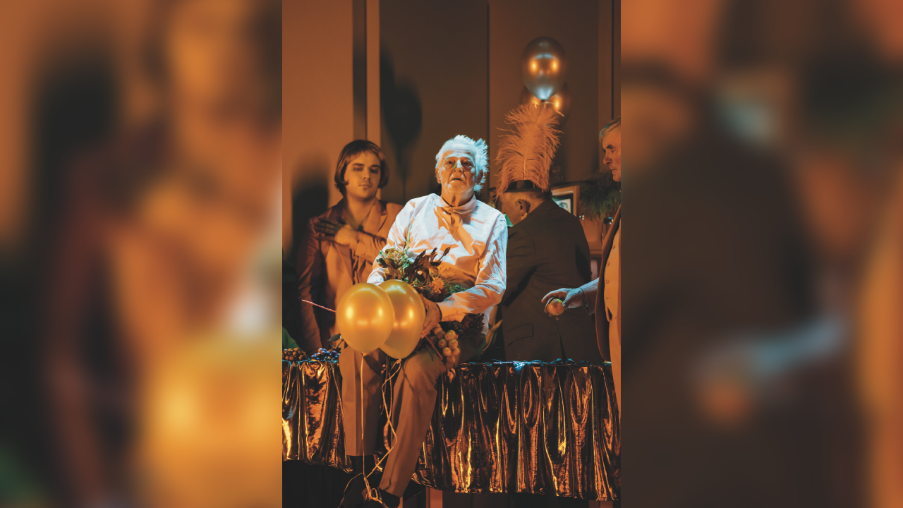 Der heuer im März erschienene schmale Text „Zwiegespräch“ von Peter Handke lässt sich locker in einer dreiviertel Stunde lesen und besteht vor allem aus Erinnerungen an seinen Großvater.