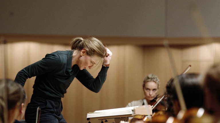Wienlive-Autor Otto Brusatti betrachtet den aktuellen Film „Tár“ mit den Augen eines Musikkritikers.