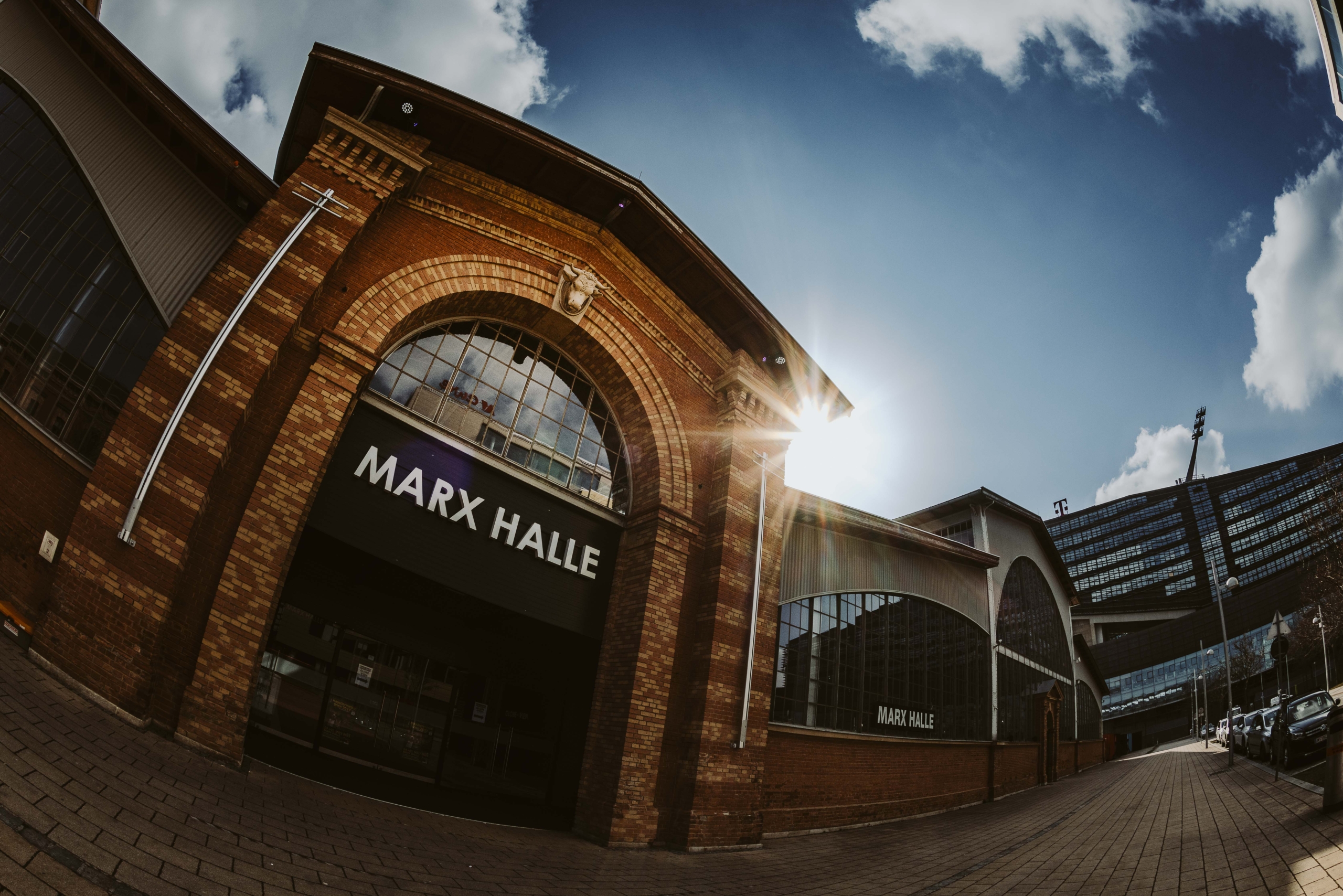 Bei der SPARK Art Fair wurde am Samstag der WIEN LIVE Award für „The Best Emerging Vienna-based Position“ an Konstanze Stoiber vergeben.