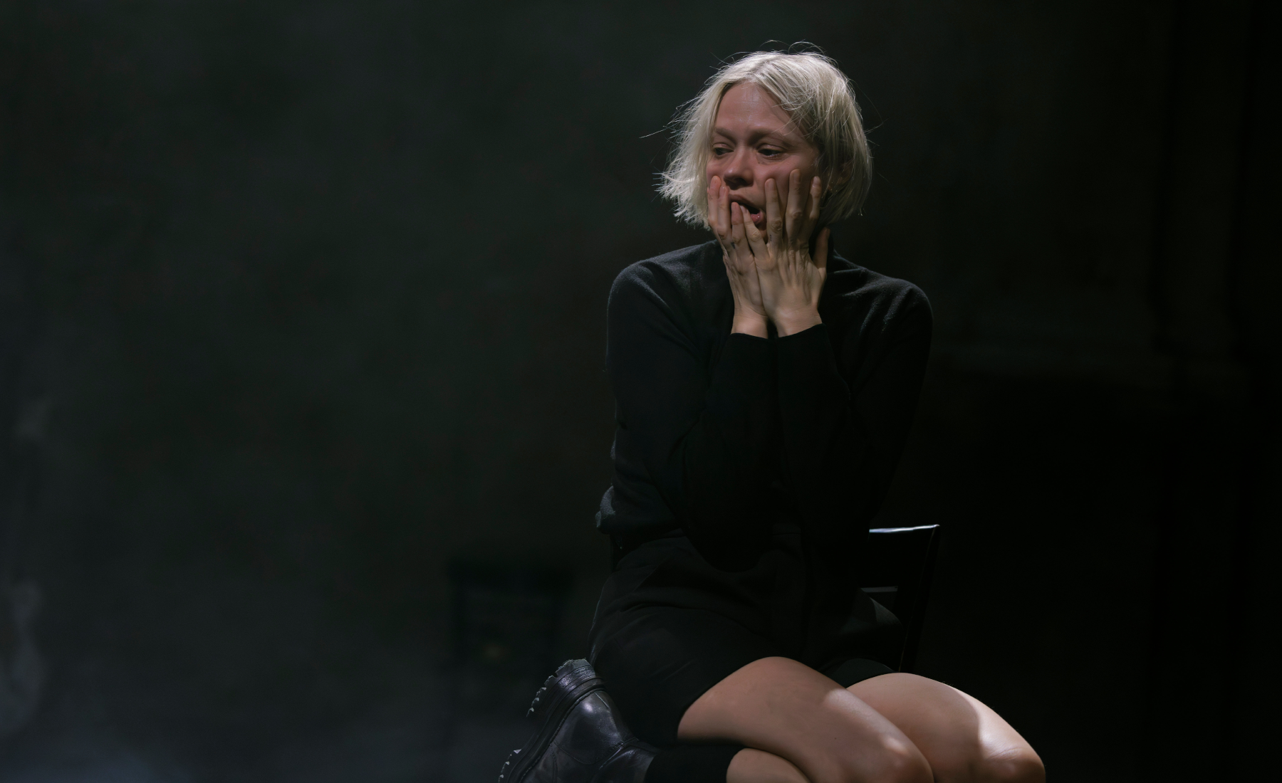 „Peer Gynt“ war ursprünglich ein dramatisches Gedicht, das Ibsen erst später für die Bühne adaptierte. In der jetzt im Burgtheater Kasino gezeigten Fassung des isländischen Regisseurs Thorleifur Örn Arnarsson ist das auch noch in jeder Minute spürbar. – ©Marcella Ruiz Cruz