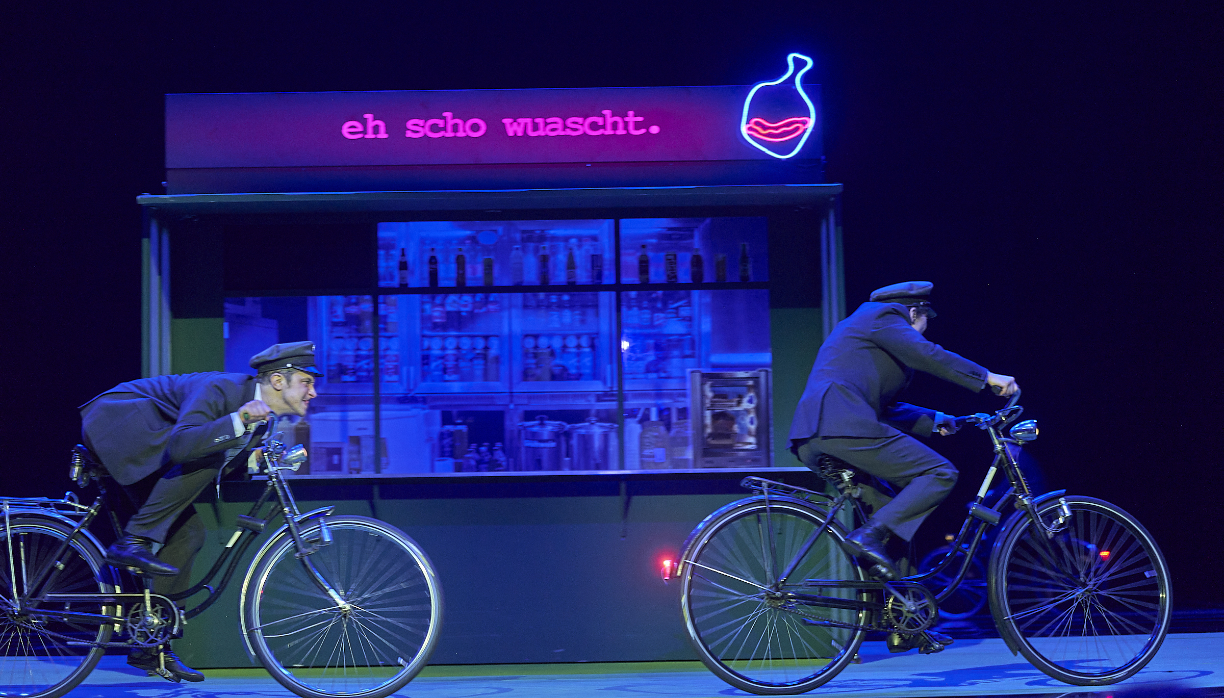 Zu Tode gelacht? – „Zentralfriedhof“ als Slapstick im Burgtheater