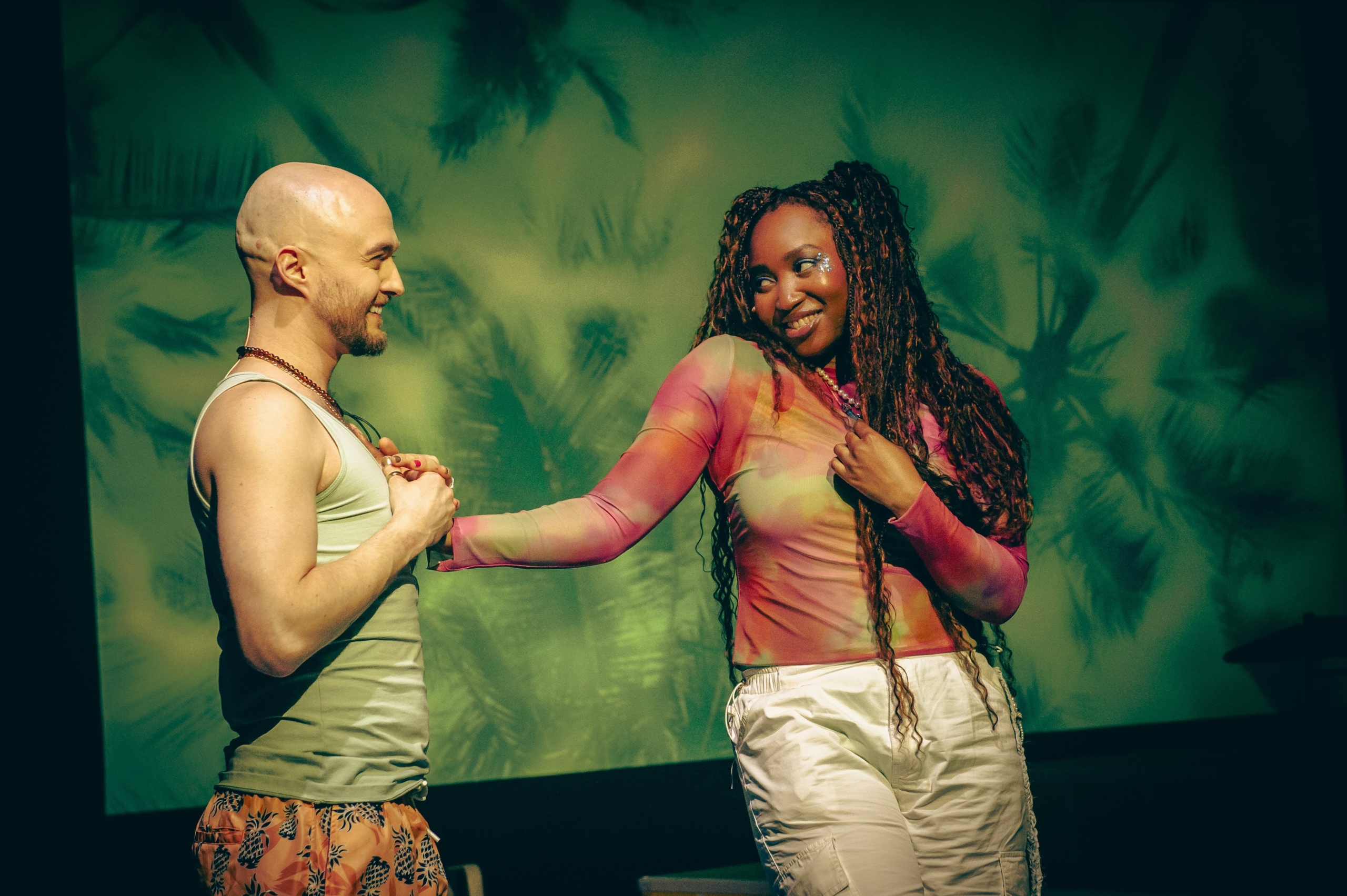 Nestroys „Häuptling Abendwind“ als Rap-Tragikomödie im Rabenhof. – ©Rita Newman