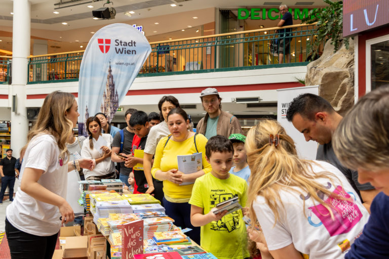 Heuer findet das beliebte Wiener Kinderlesefest wieder am ersten Samstag in den Schulferien, am 29. Juni, im Donaupark von 14 bis 19 im Umfeld der Eröffnung des Wiener Ferienspiels statt. 