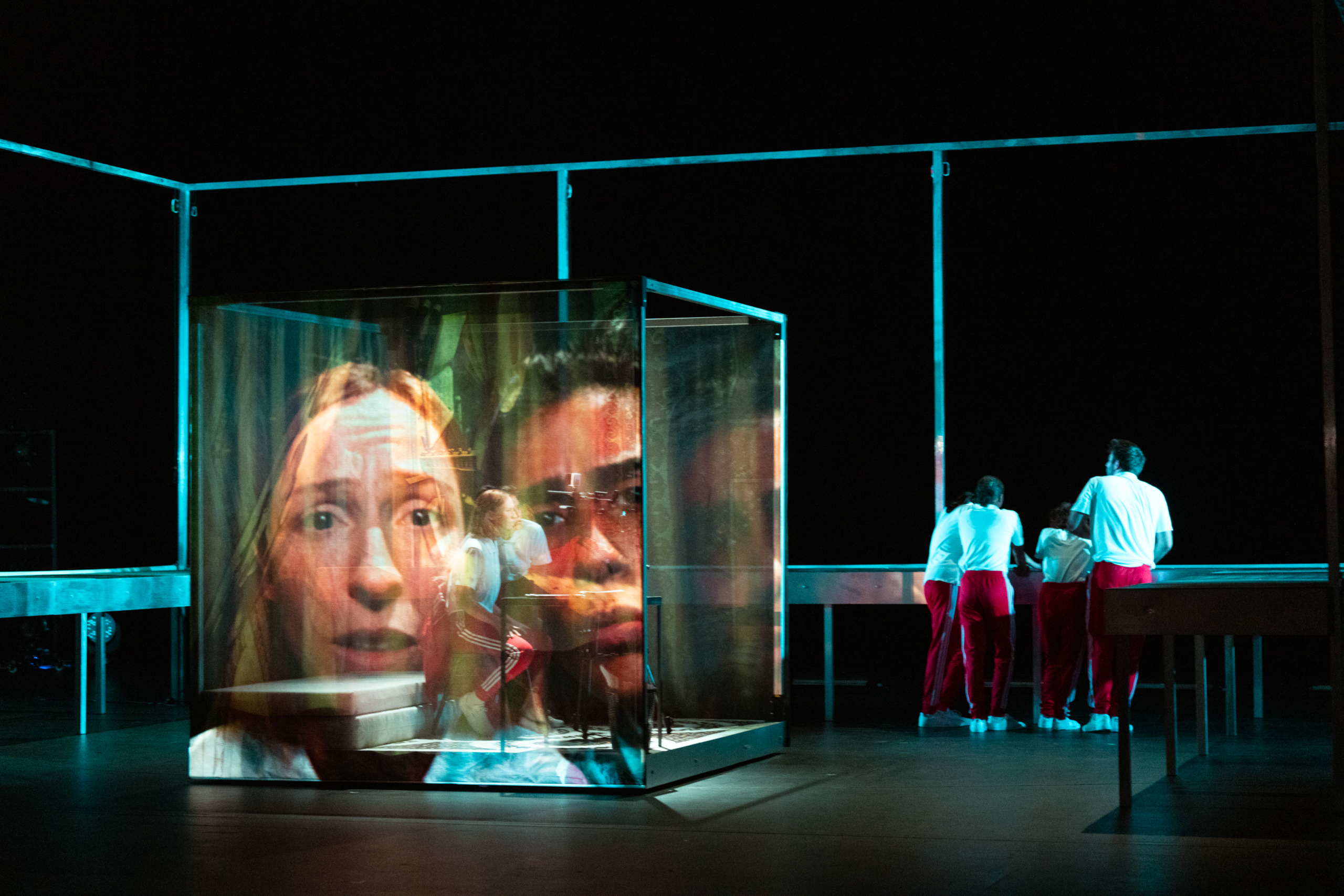 Thomas Köcks „Chronik der laufenden Entgleisungen“ im Schauspielhaus Wien