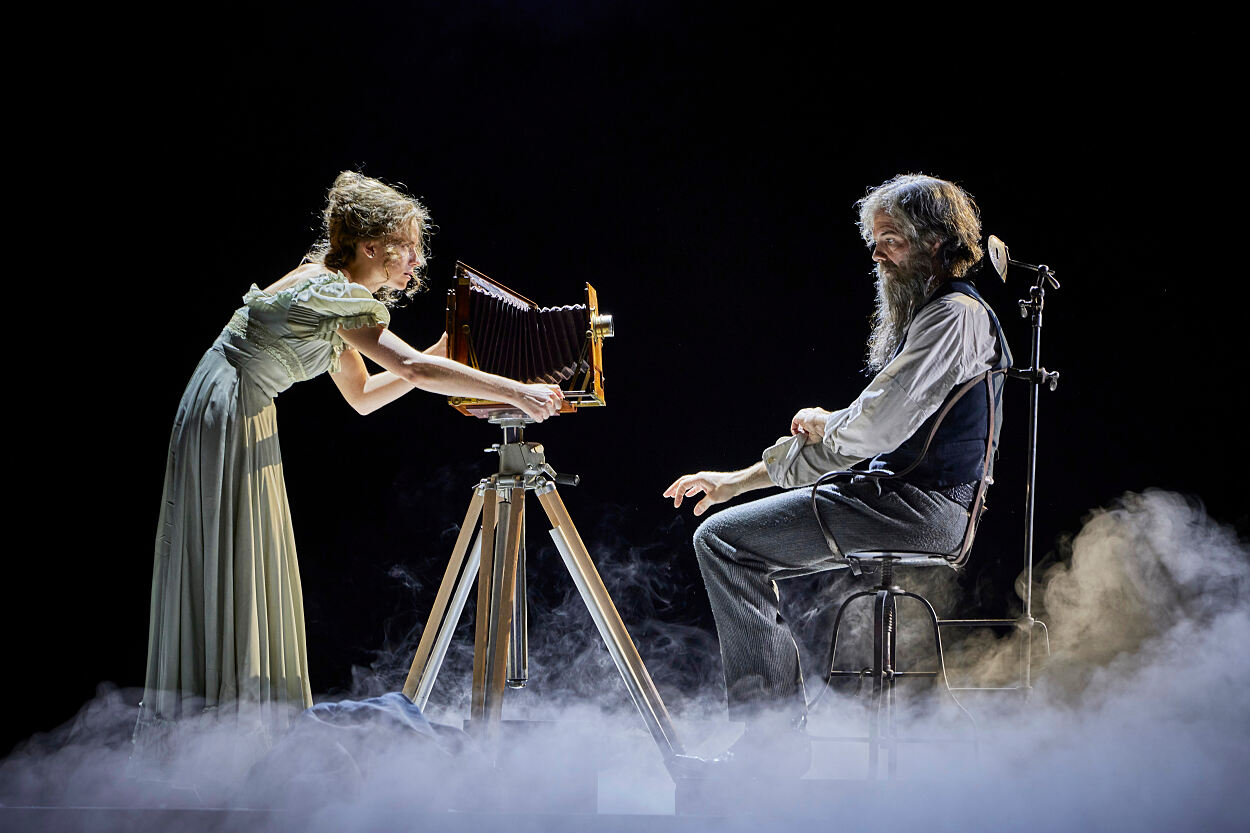 Die Zeit anhalten – Kino auf der Bühne bei „Bullet Time“ am Volkstheater