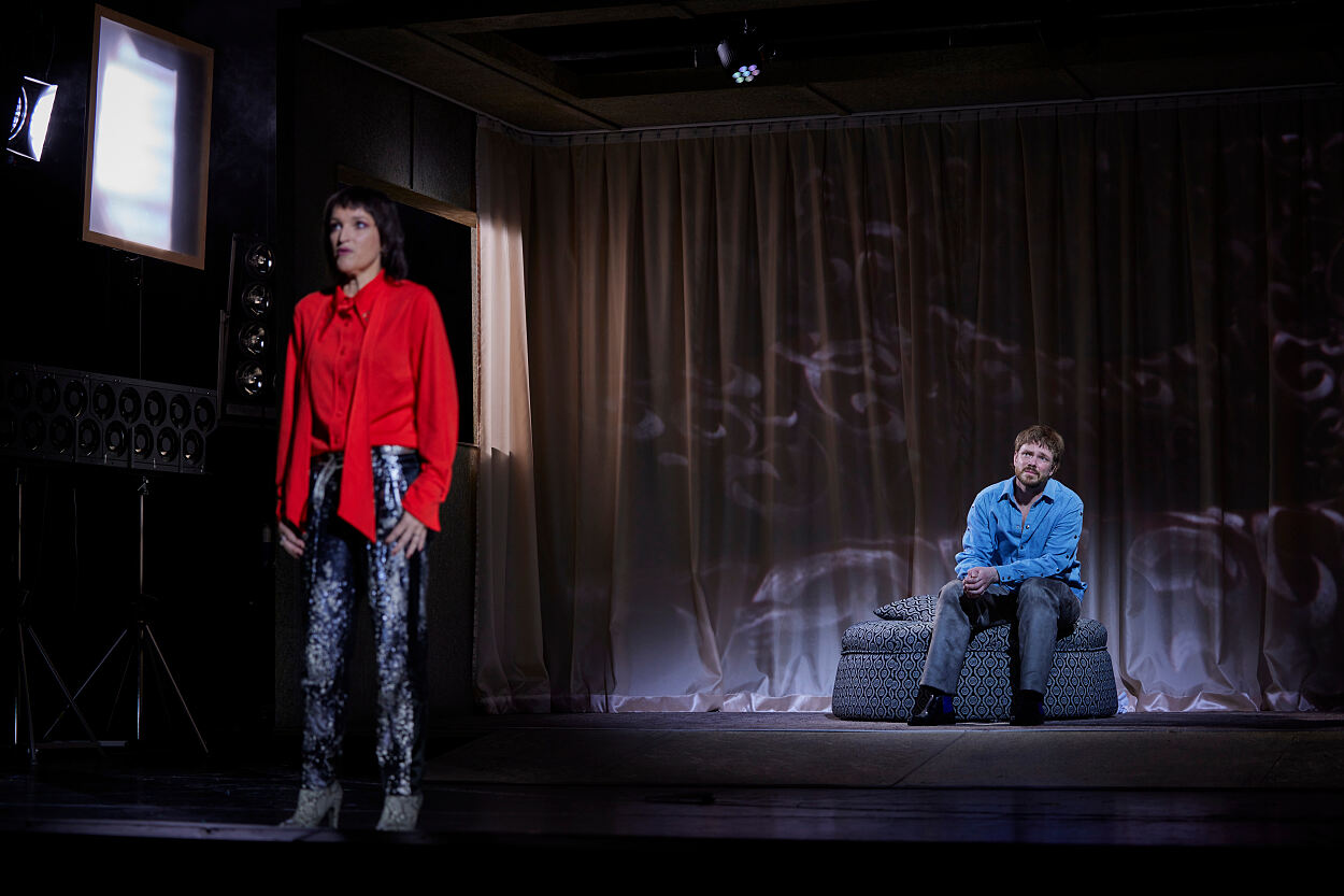 „Liebes Arschloch“ von Virginie Despentes im Volkstheater