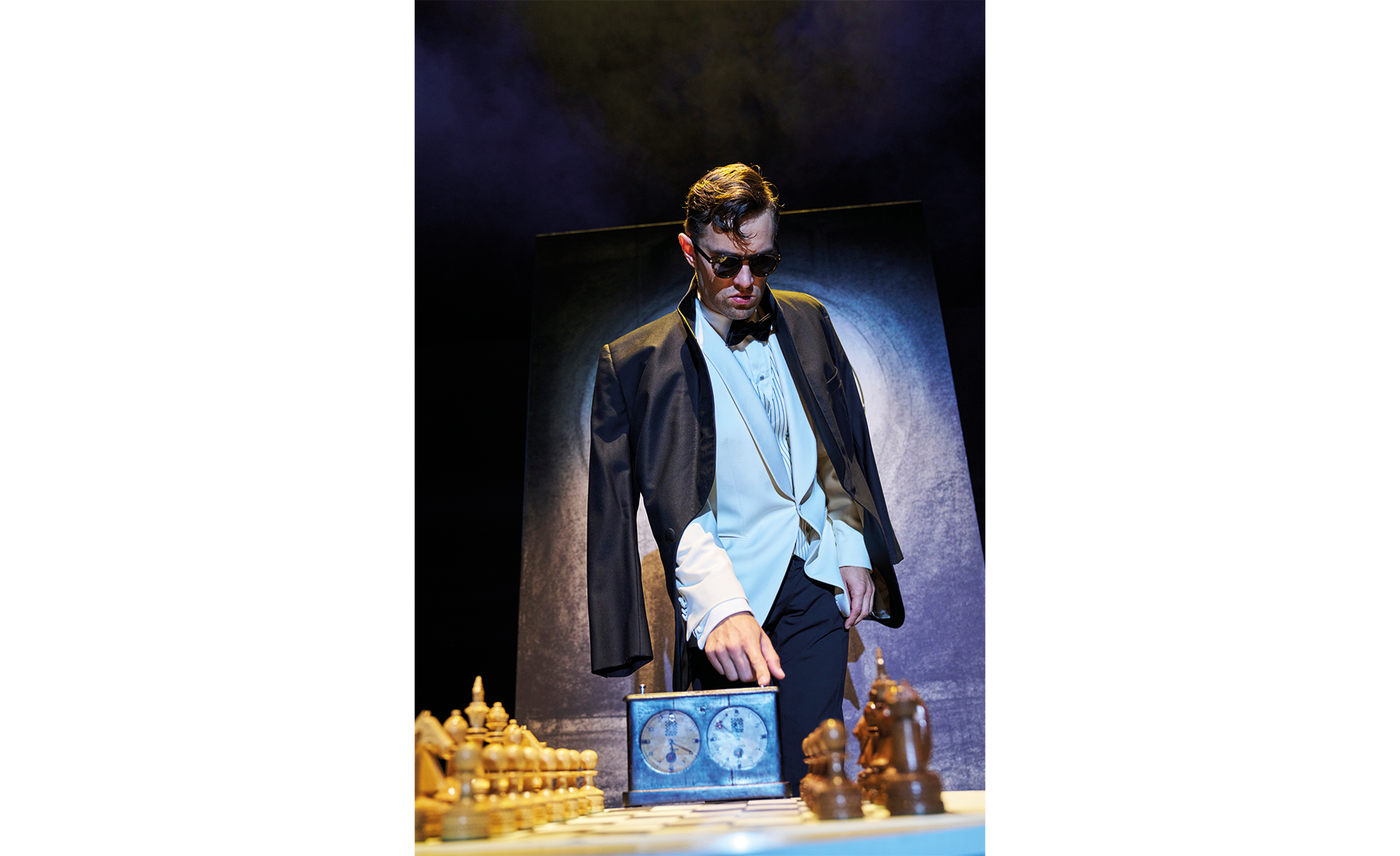 Stefan Zweigs „Schachnovelle“ in einer sehr musikalischen Fassung von Nils Strunk und Lukas Schrenk am Burgtheater