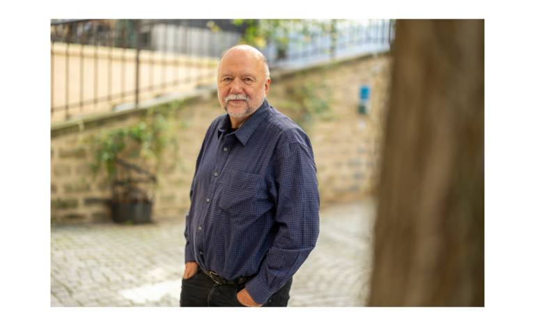 Dienstag, 11 Uhr wird im Rathaus die große Leseaktion „EineSTADT.EinBUCH.“ eröffnet, die ersten Gratisexemplare von Andrej Kurkows „Picknick auf dem Eis“ werden verteilt. – ©Bubu Dujmic