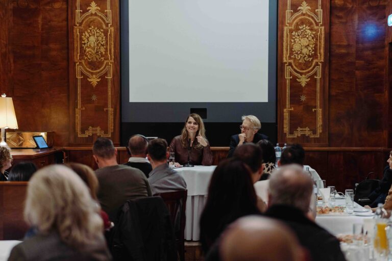 „Café Creativ“ im Café Landtmann – Irina Nalis machte Mut zur Bewältigung von Krisen
