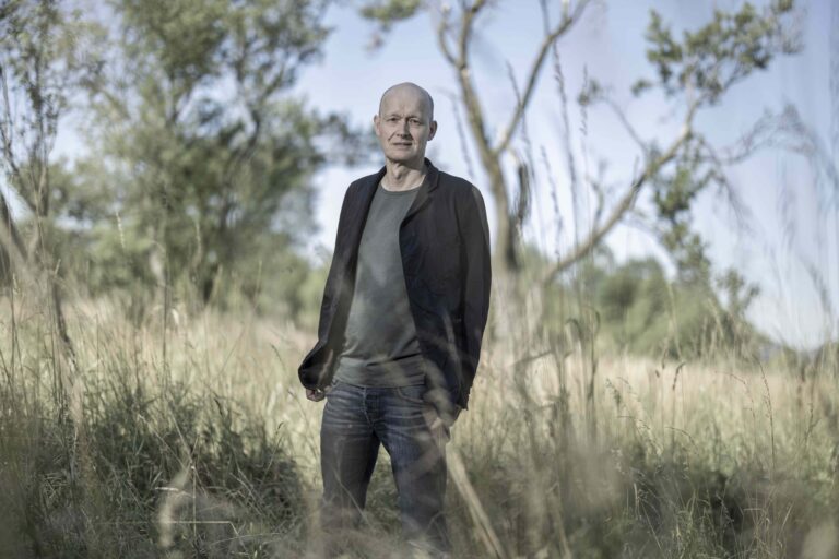 19. November, 11 Uhr, im Rathaus: Eröffnung „EineStadt.EinBuch.“ mit Arno Geigers „Der alte König in seinem Exil“