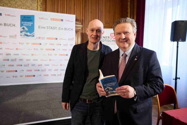 Glanzvolle Eröffnung von „EineStadt.EinBuch.“ mit Arno Geigers Roman über seinen alzheimerkranken Vater „Der alte König in seinem Exil“