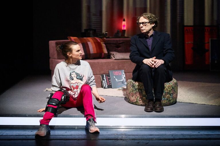 „Die Tanzstunde“ in den Kammerspielen